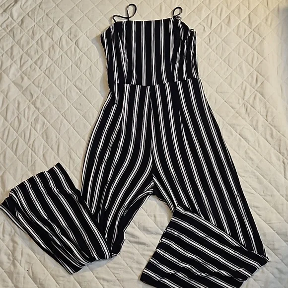 Ambiance size small cropped romper - Picture 1 of 6